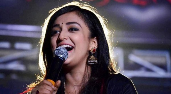 সময়ের স্রোতে মোনালি